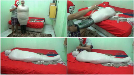 [RM064] A fat girl is mummified and gets a breathplay in her room