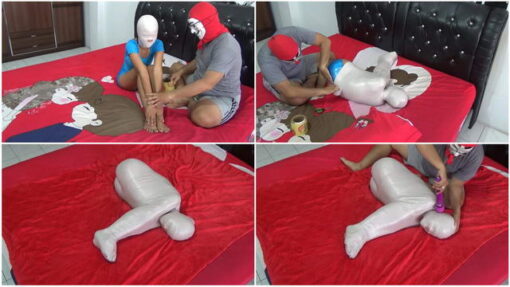 [RM073] This Helpless Girl Was Wrapped In A Difficult Pose And Made It Difficult For This Girl To Move
