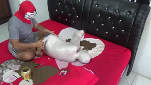 [RM073] This Helpless Girl Was Wrapped In A Difficult Pose And Made It Difficult For This Girl To Move - Image 5