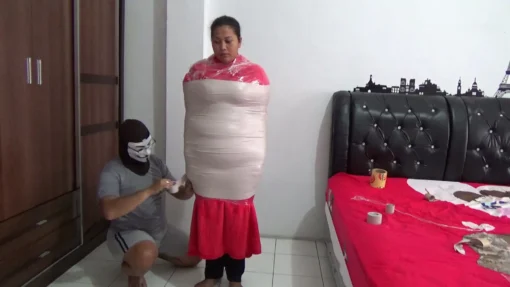 [RM074] A Fat Girl Is Wrapped Up And Tortured With A Toy Of Breath When She Was Given A Vibrator - Image 3