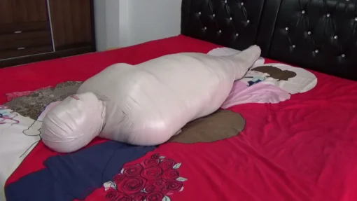 [RM074] A Fat Girl Is Wrapped Up And Tortured With A Toy Of Breath When She Was Given A Vibrator - Image 5