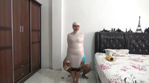 [RM080] A Girl Was First Wrapped Into A Mummy Then Given To Watch Movie From VR - Image 3