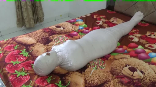 [RM117] Beautiful girl for the first time experience how to be a living mummy - Image 6