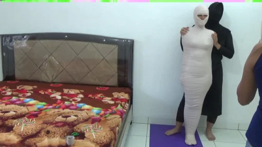 [RM117] Beautiful girl for the first time experience how to be a living mummy - Image 5