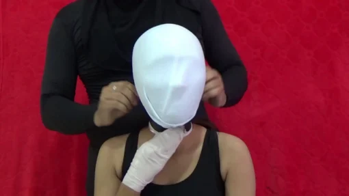 [RM128] CloseUp : head and palms wrapped, this girl is not breathing - Image 6