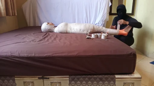 [RM142] A girl is being quarantined and tortured in a state of strict mummification - Image 4