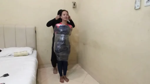 [RM150] A girl was mummified in white and grey duct tape and then her breath was sealed - Image 2
