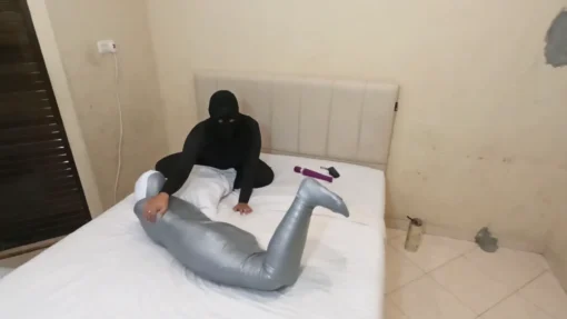 [RM150] A girl was mummified in white and grey duct tape and then her breath was sealed - Image 7