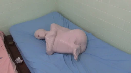 [RM125] A 150cm cute girl was wrapped tightly in an uncomfortable position - Image 6